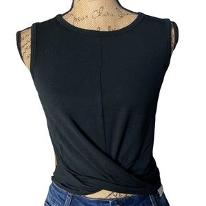 Zenana black sleeveless crop top